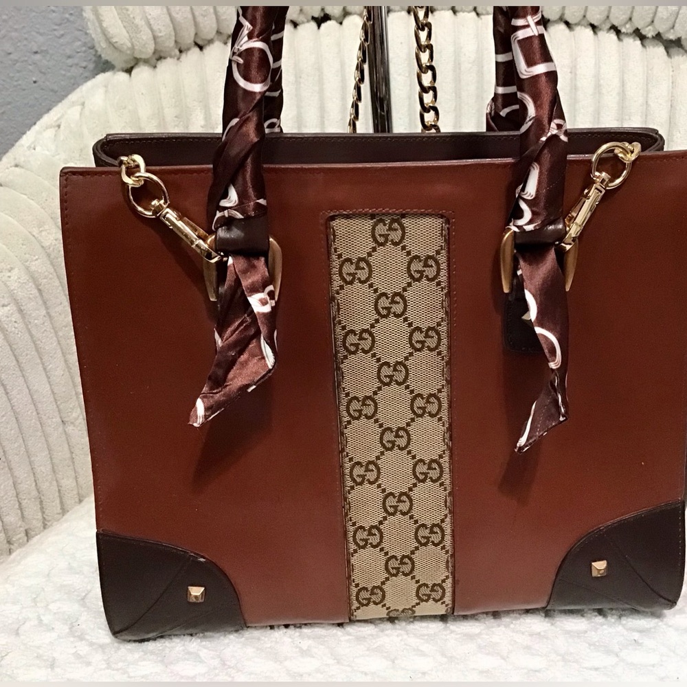 Gucci Bags - Picture 2 of 16